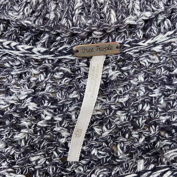 Free People Black and White Sweater. Size XS - Picture 4 of 7